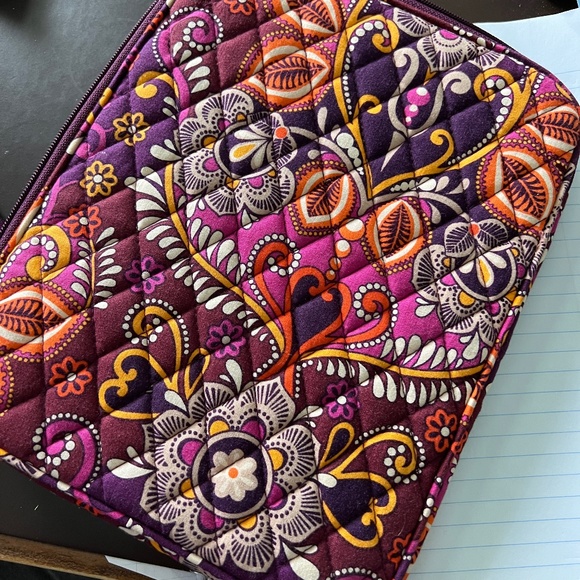 VERA BRADLEY IPAD CASE - Picture 1 of 4